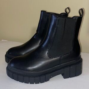 Elegant Black Heeled Boots for Women